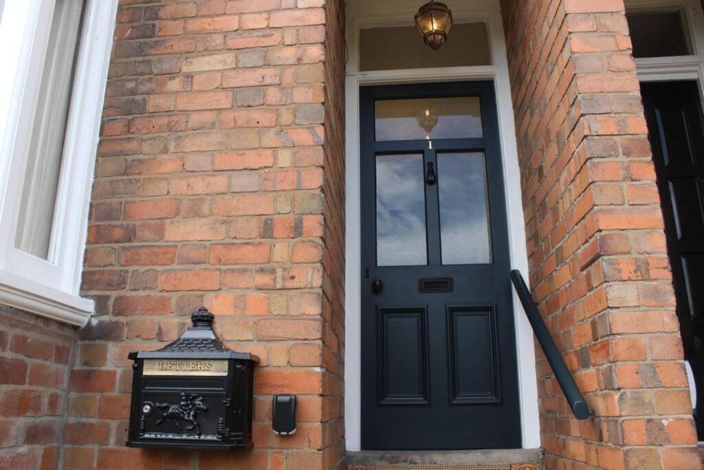 Luxury Townhouse In Town Centre, Views, River Walk, Free Parking 슈루즈버리 외부 사진