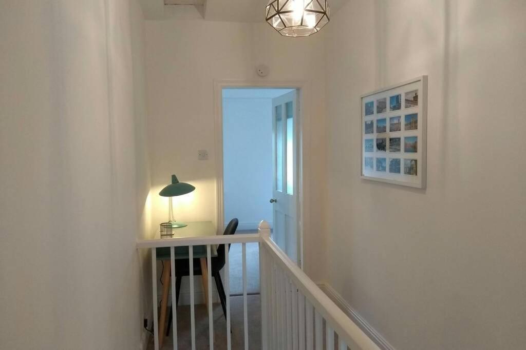 Luxury Townhouse In Town Centre, Views, River Walk, Free Parking 슈루즈버리 외부 사진