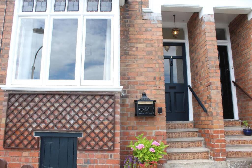 Luxury Townhouse In Town Centre, Views, River Walk, Free Parking 슈루즈버리 외부 사진