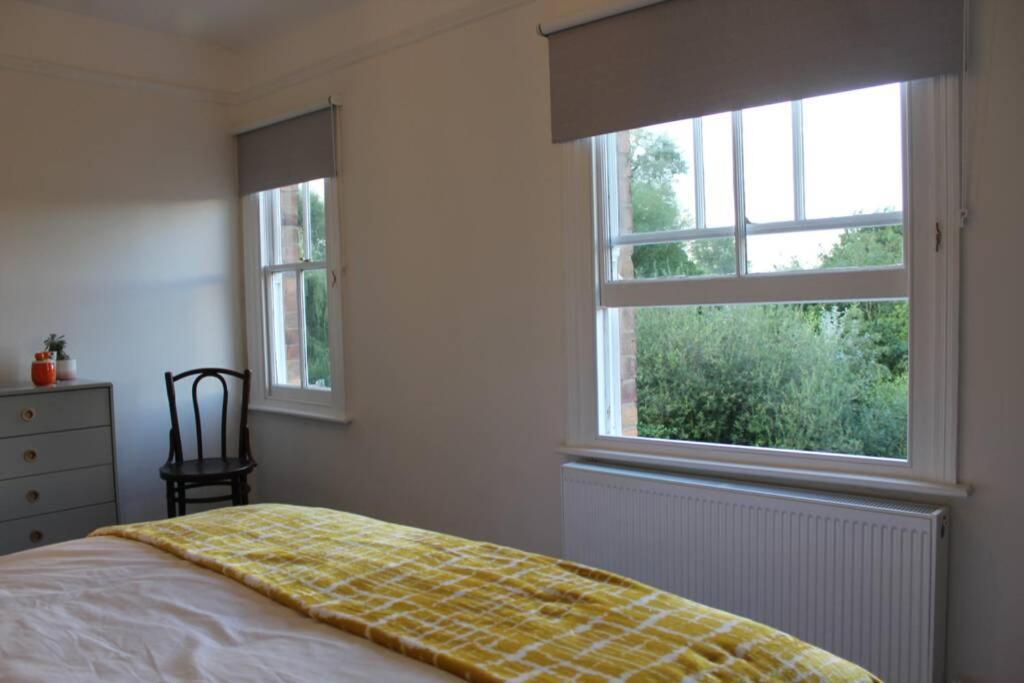Luxury Townhouse In Town Centre, Views, River Walk, Free Parking 슈루즈버리 외부 사진